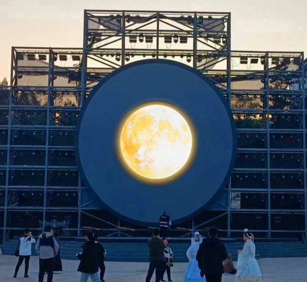 Outdoor Round LED Display 8.jpg